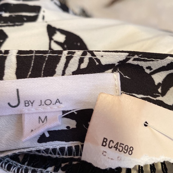 NEW BLACK AND WHITE PALM LEAF DESIGN MAXI HALTER DRESS BODICE CUT OUT SIZE MED - Picture 10 of 11